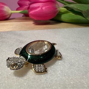 Vintage Turtle DSC Swarovski Crystal Green Clear Enamel Gold Pin Brooch Lapel